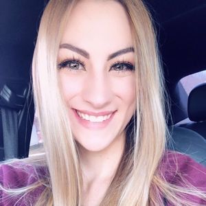 Meet your Posher, Hayley